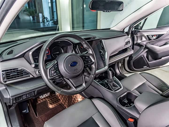 Фото 8 - Subaru Outback