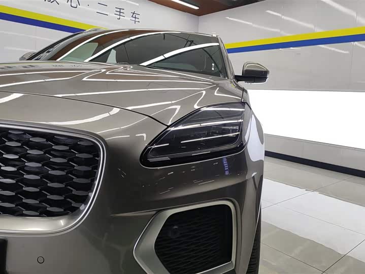 Фото 5 - Jaguar E-Pace