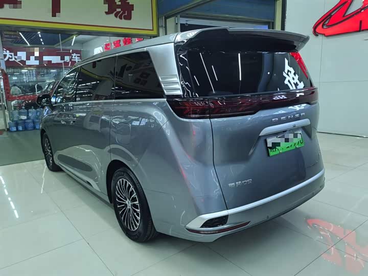 Фото 5 - Denza D9