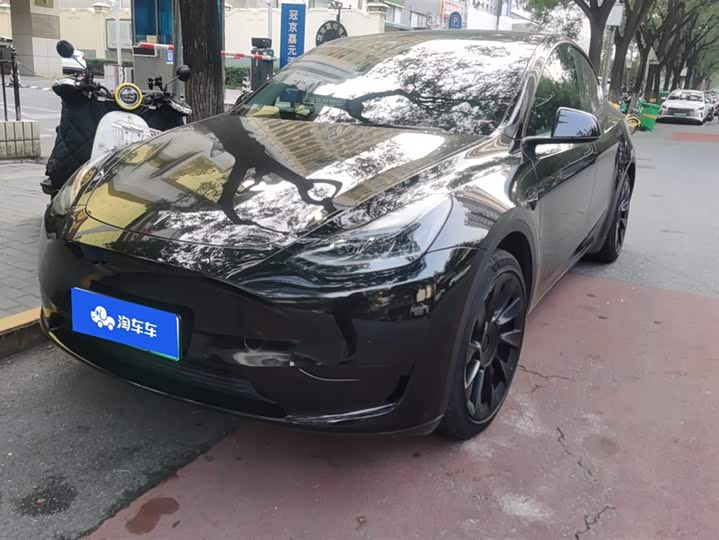 Фото 1 - Tesla Model Y