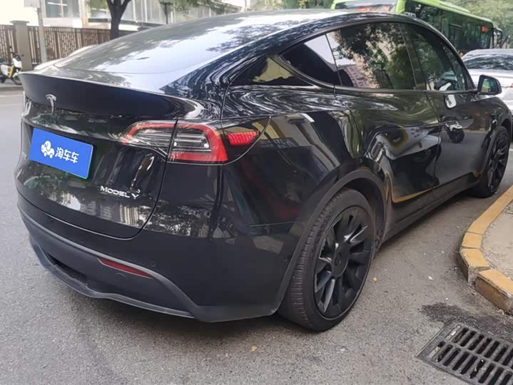 Фото 3 - Tesla Model Y
