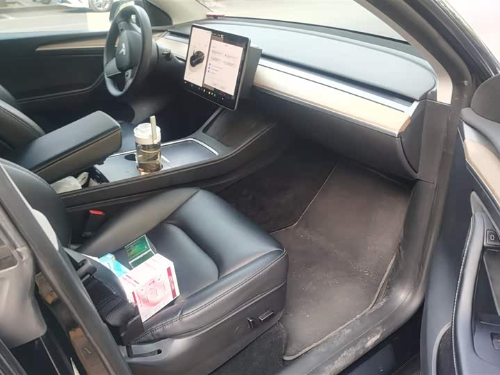 Фото 8 - Tesla Model Y