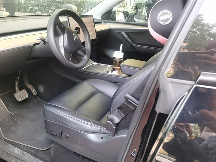 Фото 9 - Tesla Model Y