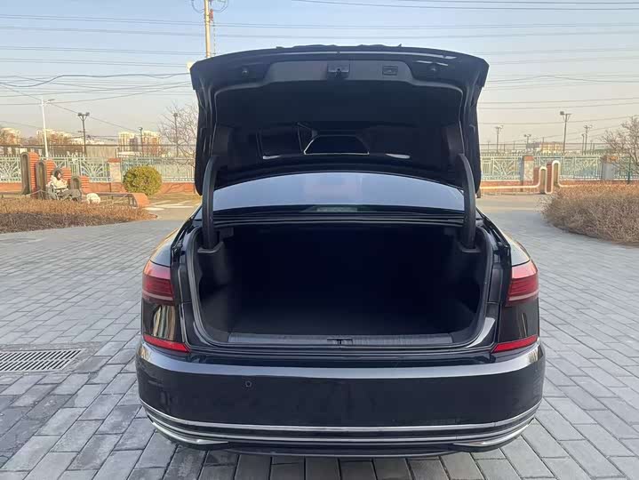 Фото 9 - Volkswagen Passat