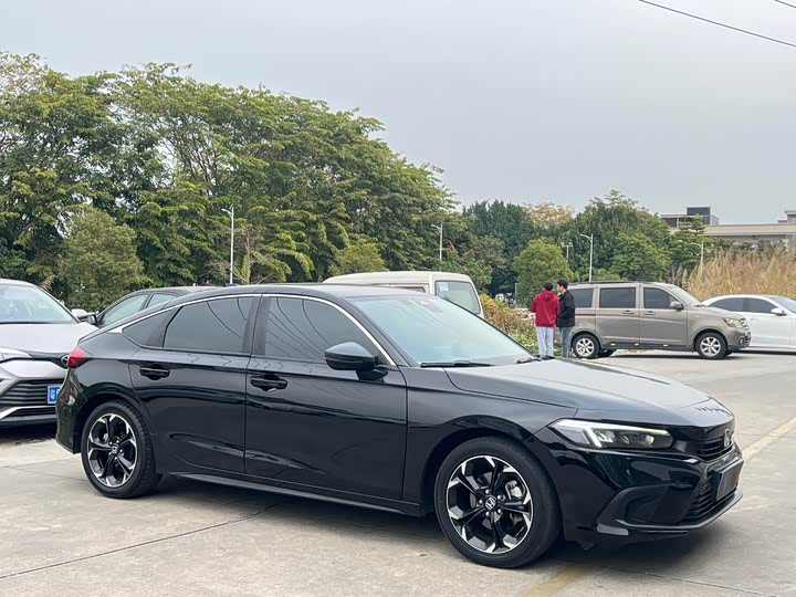 Фото 3 - Honda Civic