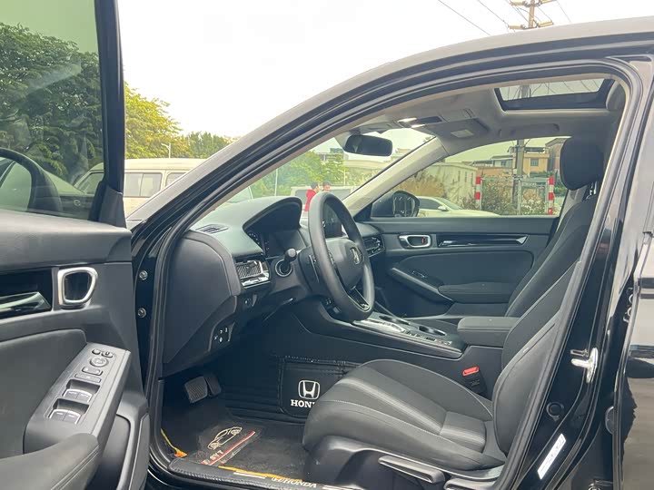 Фото 4 - Honda Civic