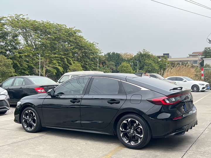 Фото 9 - Honda Civic