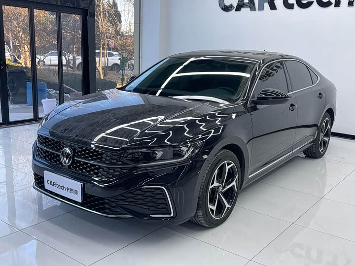 Фото 1 - Volkswagen Passat