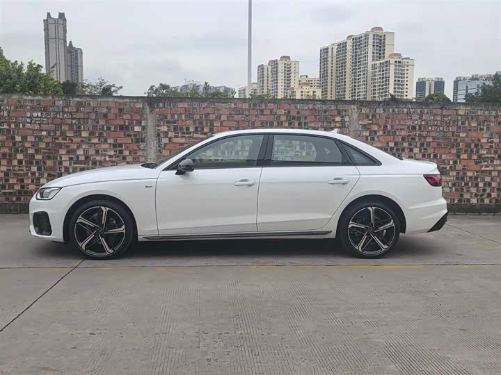 Фото 3 - Audi A4L