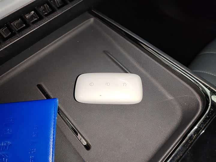 Фото 9 - Geely Galaxy E8