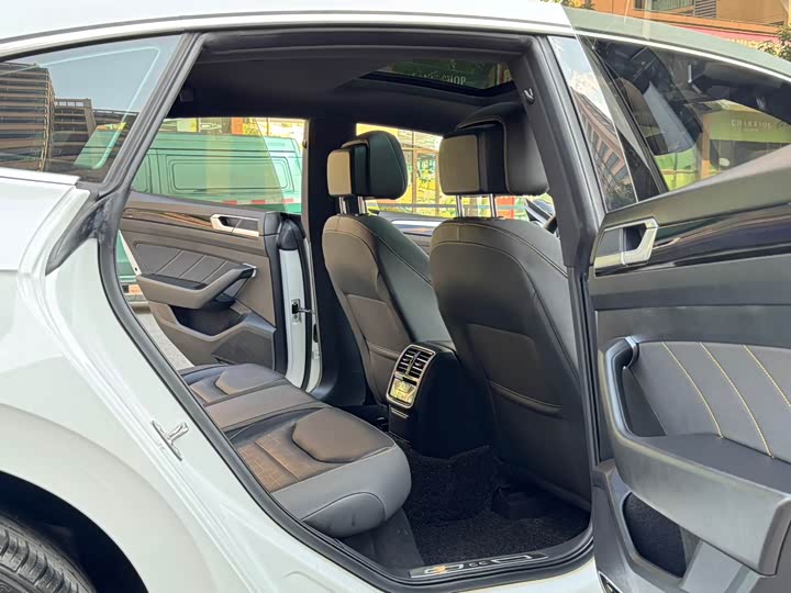 Фото 8 - Volkswagen CC