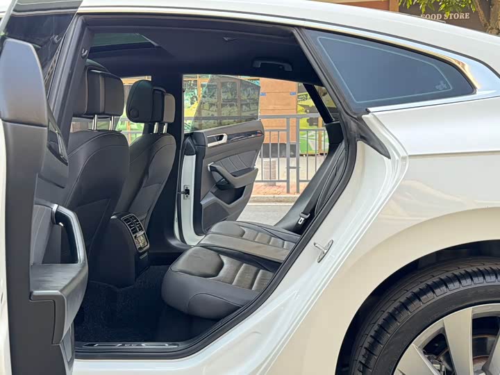 Фото 9 - Volkswagen CC