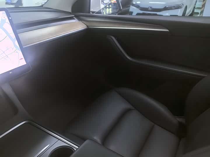 Фото 6 - Tesla Model Y