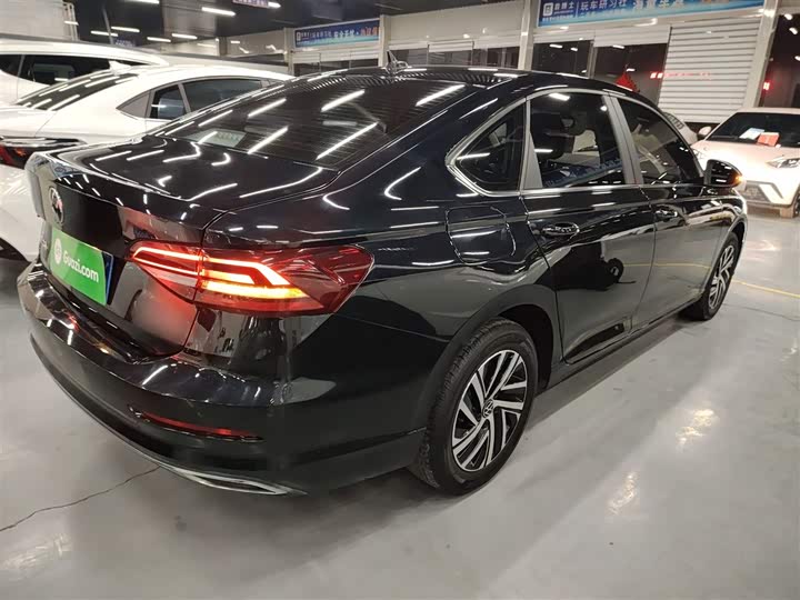 Фото 7 - Volkswagen Lavida