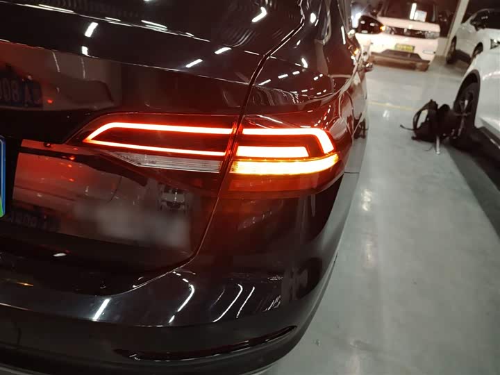 Фото 8 - Volkswagen Lavida