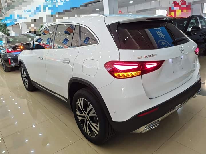 Фото 5 - Mercedes-Benz GLA-Class