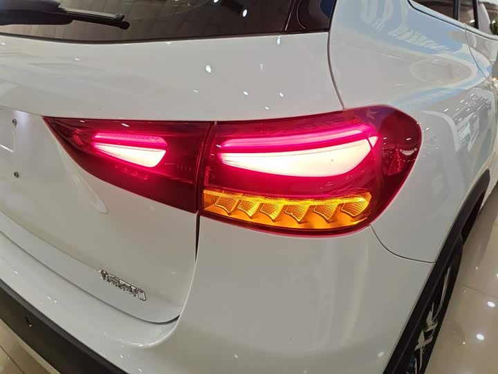 Фото 8 - Mercedes-Benz GLA-Class