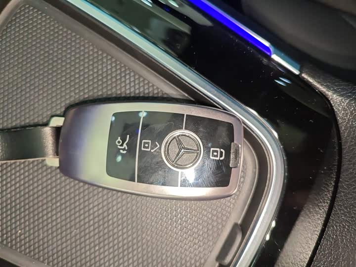 Фото 9 - Mercedes-Benz GLA-Class