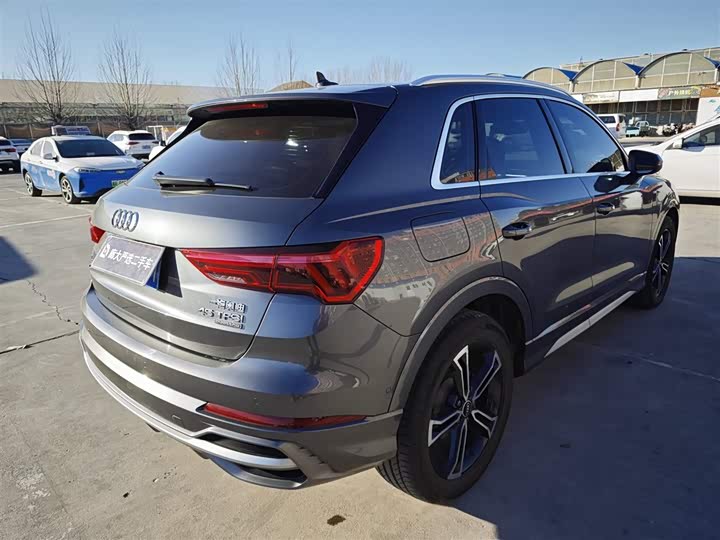 Фото 4 - Audi Q3