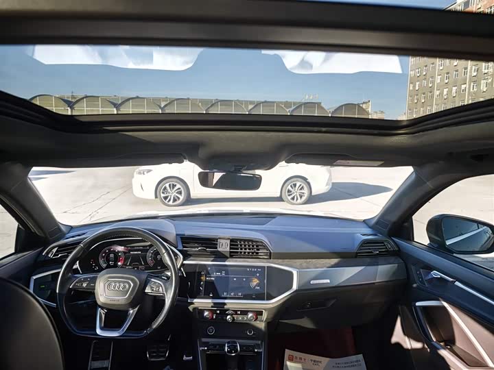 Фото 8 - Audi Q3