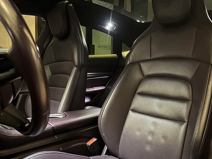 Фото 6 - Porsche Taycan