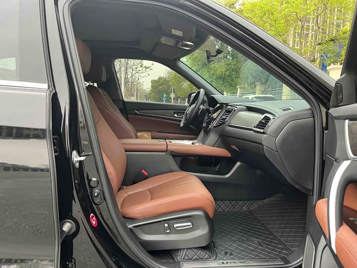 Фото 8 - Honda UR-V