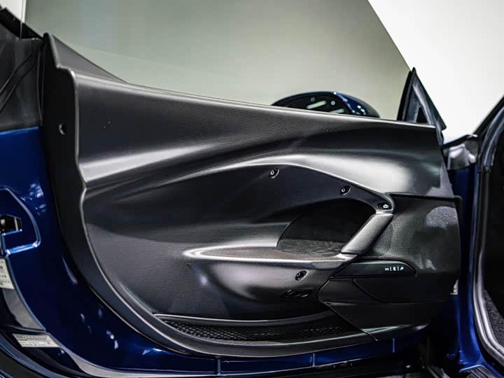 Фото 7 - Ferrari 296