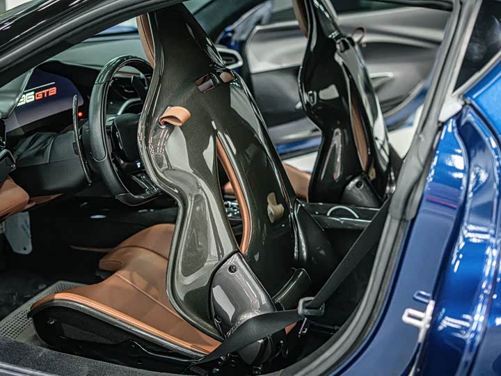 Фото 8 - Ferrari 296