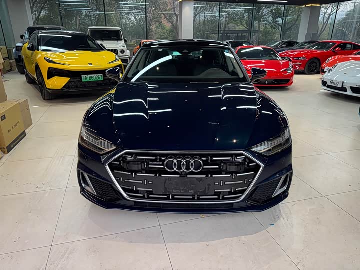 Фото 1 - Audi A7L