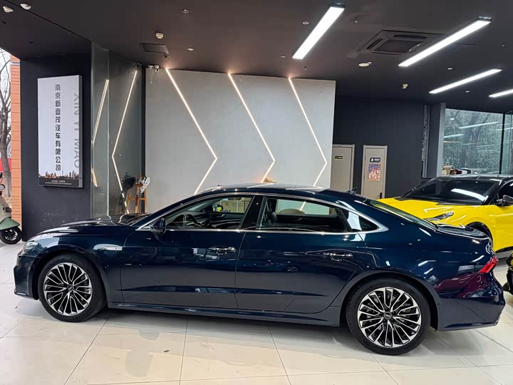 Фото 5 - Audi A7L