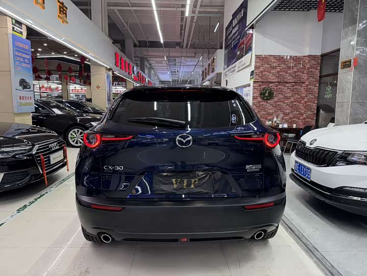 Фото 6 - Mazda CX-30