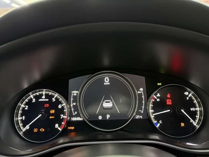 Фото 8 - Mazda CX-30