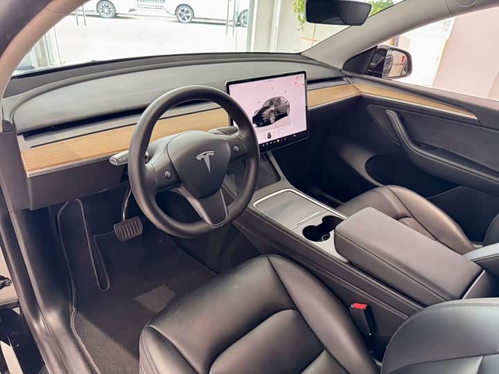 Фото 3 - Tesla Model Y