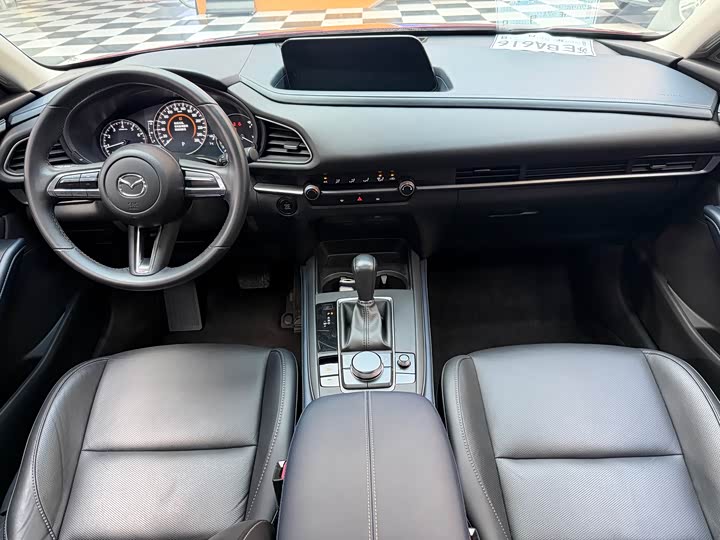 Фото 9 - Mazda CX-30