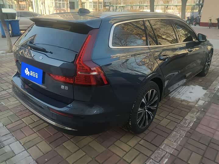 Фото 3 - Volvo V60
