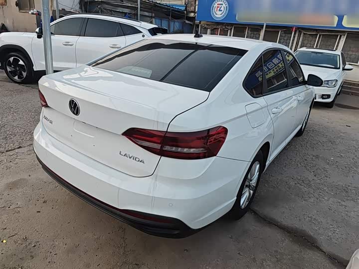 Фото 7 - Volkswagen Lavida