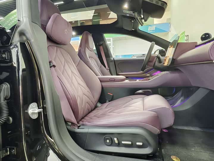 Фото 7 - Nio ET5T