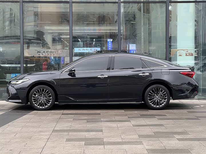 Фото 2 - Toyota Avalon