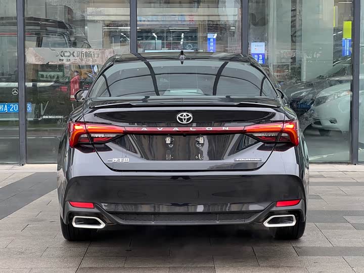 Фото 4 - Toyota Avalon