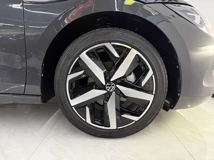 Фото 8 - Volkswagen Lamando L