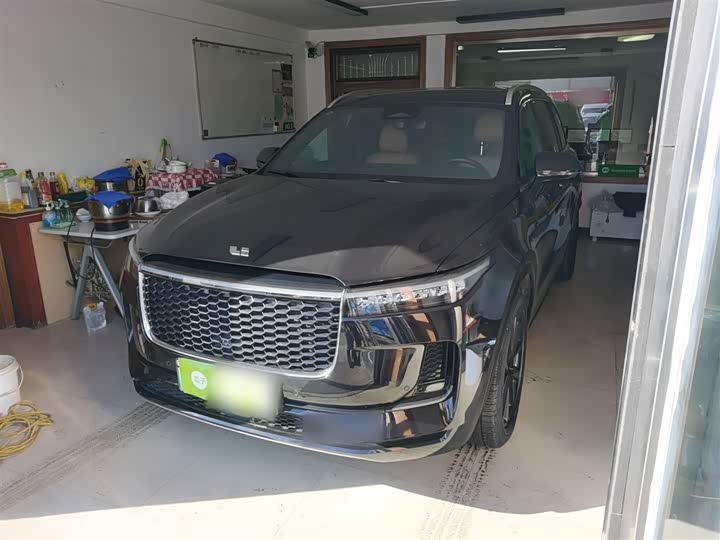 Фото 2 - LiXiang One