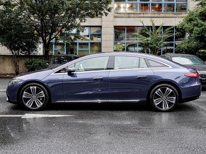 Фото 4 - Mercedes-Benz EQS