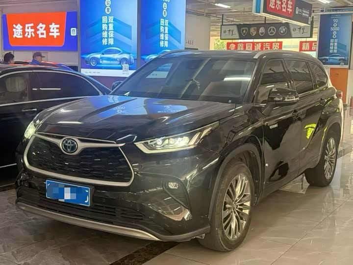 Фото 1 - Toyota Highlander