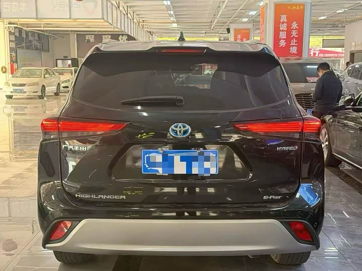 Фото 5 - Toyota Highlander