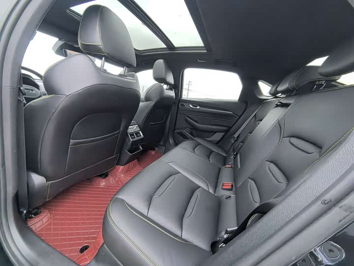 Фото 8 - Geely Preface