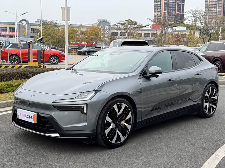 Фото 1 - Polestar 4