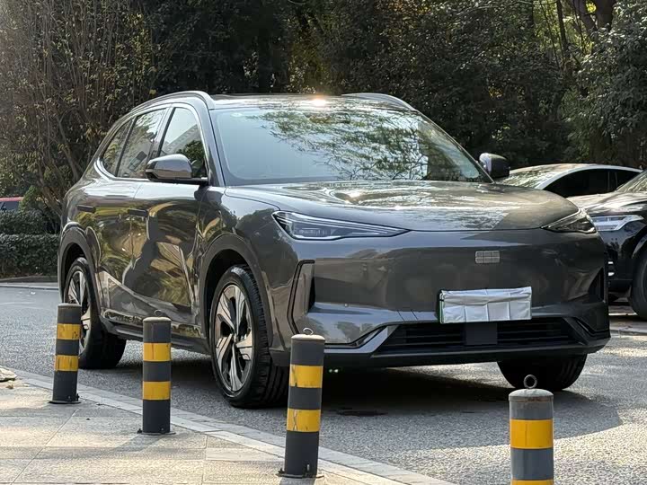 Фото 3 - Geely Galaxy E5