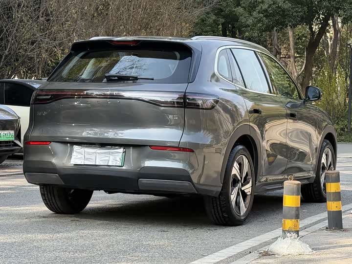 Фото 8 - Geely Galaxy E5