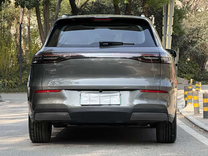 Фото 9 - Geely Galaxy E5