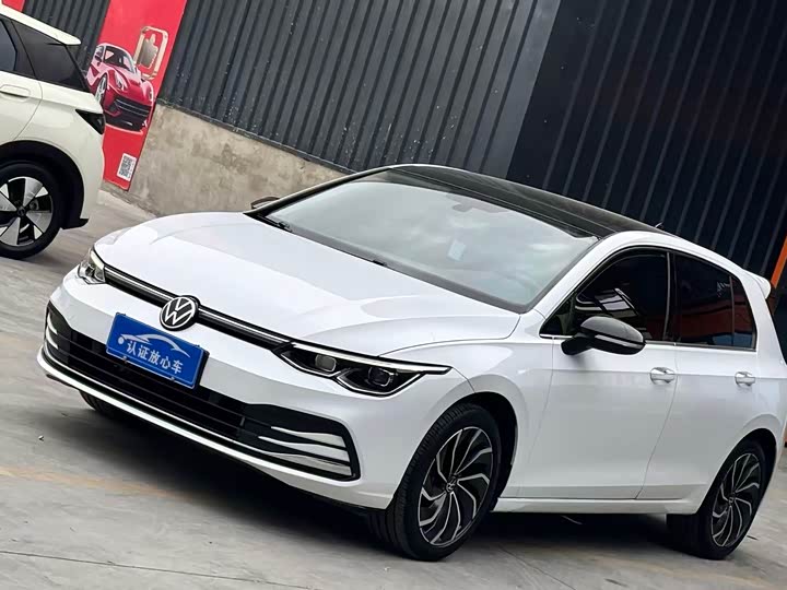 Фото 1 - Volkswagen Golf